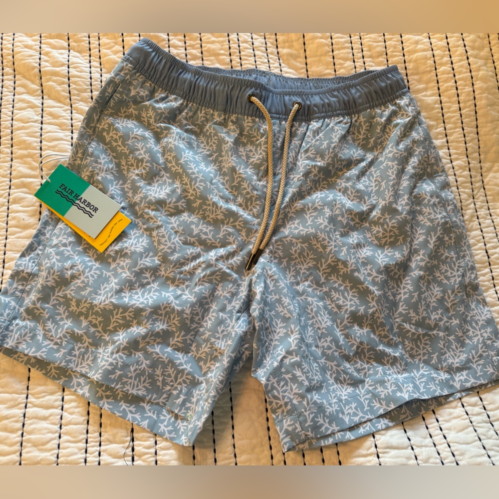 Fair Harbor Bayberry Trunk in Light Blue and White